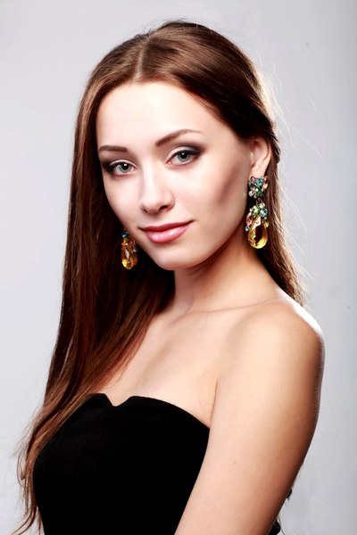 Kira, 31, Zaporizhzhia, Ukraine