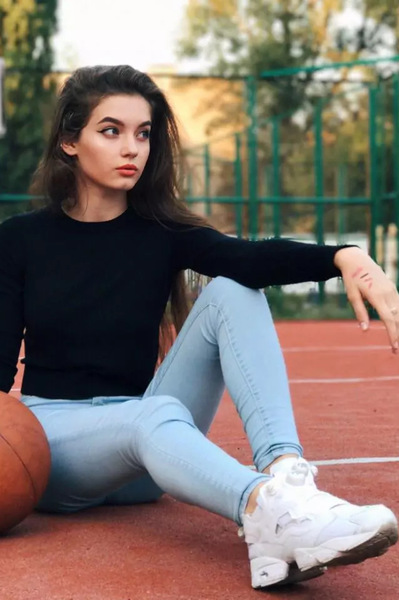 Karina — photo