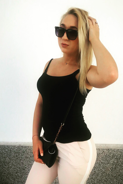 karina — photo